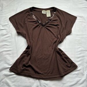 725 Brown Y2K T-Shirt V Neck top with sequins XL